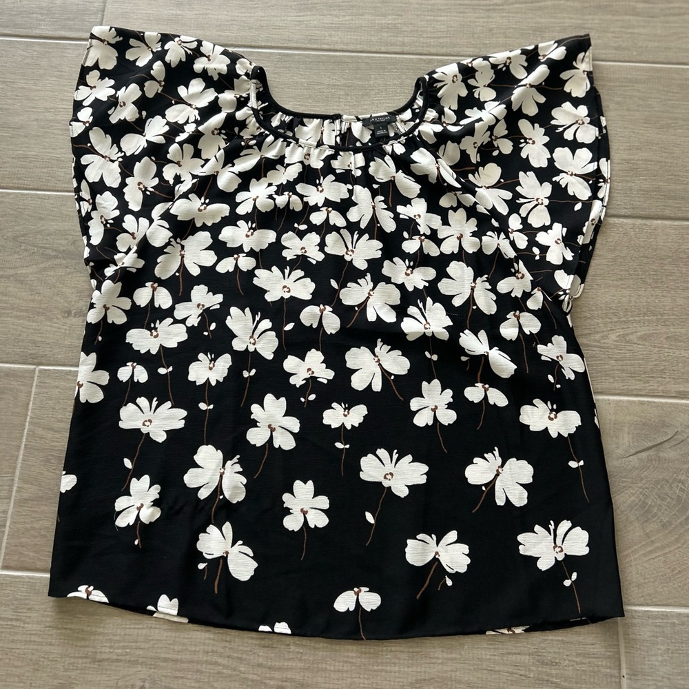 Ann Taylor Black and White Floral Blouse